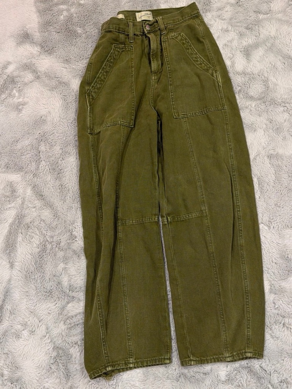 Women’s high rise barrel leg jeans - Olive Green size 2